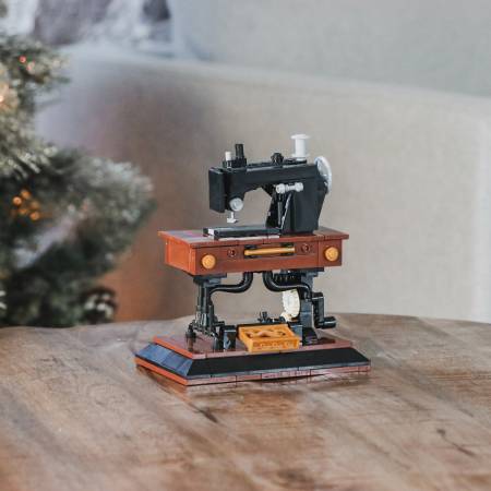 [ST-BB-001] Sallie Tomato Vintage Sewing Machine Building Block Set